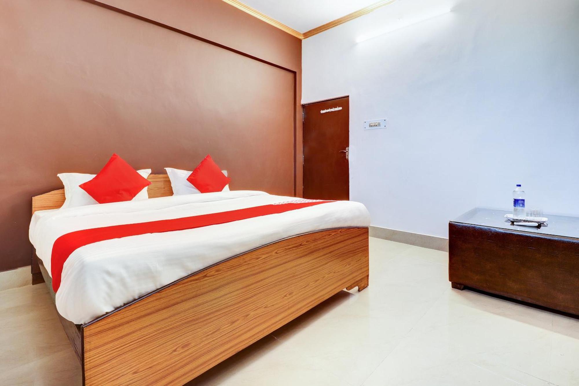 Hotel O Star City Hotel Ayodhya エクステリア 写真